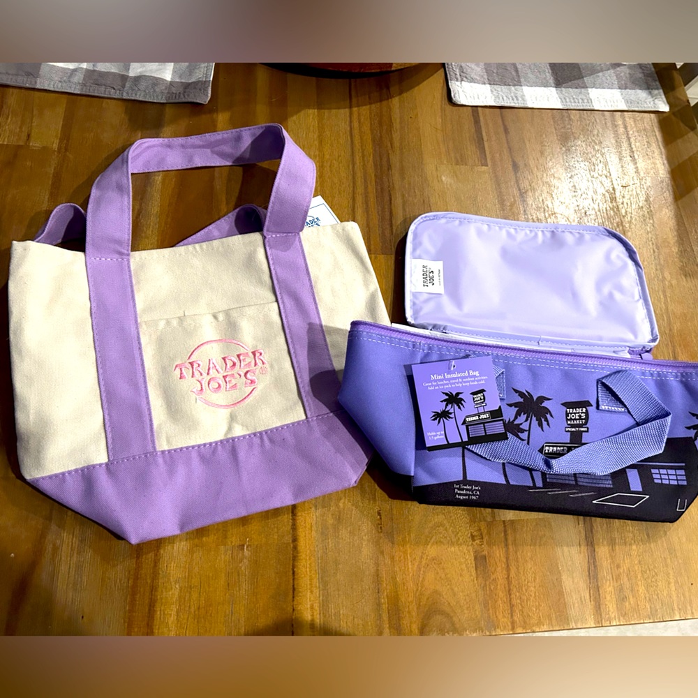 New Trader Joe’s Purple and Cream Tote Bag Set with Lunch Bag ! Sold Out !